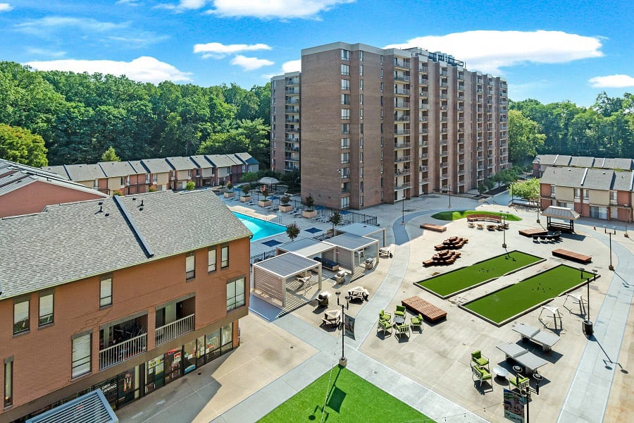 Trillium Apartments in Fairfax, VA Plaza aerial view